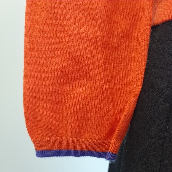 Shanghai Tang cashmere sweater with jade buttons - Picture 4 of 8